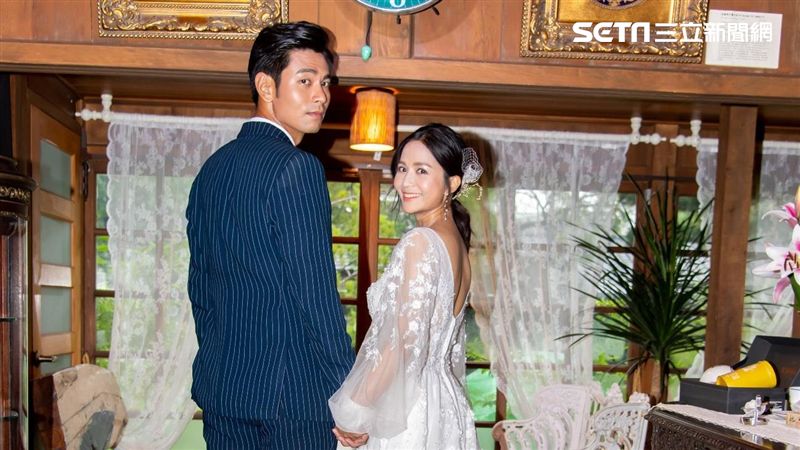 盼到男友回台！吳怡霈接受求婚逼哭粉