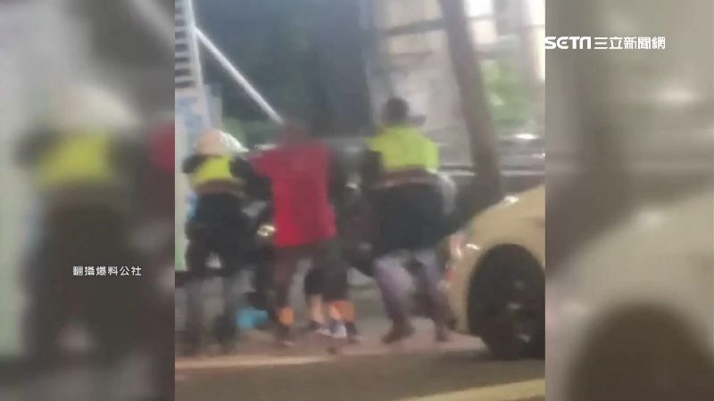 惡劣！沒戴安全帽　兄弟囂張嗆警動粗