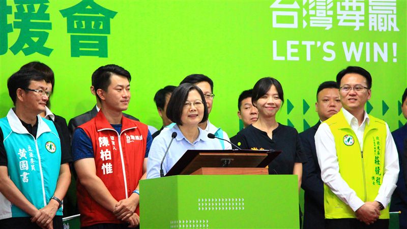 中市立委打團隊選戰　藍綠母雞帶小雞