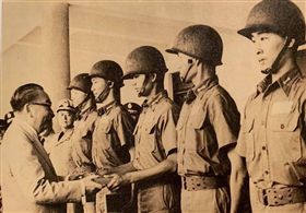 ▲朱立倫與蔣經國午餐會，朱為右4。（圖／朱立倫辦公室提供）