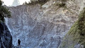 紀錄片翻越之後　環境走向泰雅尋根路（1）記錄泰雅部落尋根故事的紀錄片「翻越之後」，長期關注宜蘭縣南澳山林和河流，深刻探討礦場開發後，所造成的文化與生態危機。（新北市府新聞局提供）中央社記者黃旭昇新北傳真  108年11月8日