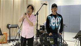 阿牛，任賢齊（照片提供：寰亞唱片）