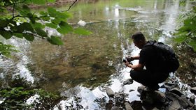 樂興之時管絃樂團音樂總監江靖波以一週時間走訪歐洲5國，尋覓貝多芬生前足跡。他表示，在實地探訪、採集素材的過程中，讓他以1名演奏詮釋者的眼光視角與作曲家的心靈交會。 （樂興之時管絃樂團提供）中央社記者趙靜瑜傳真 108年11月10日