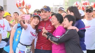 冠軍伊登領跑！體驗龍蝦超強補給站