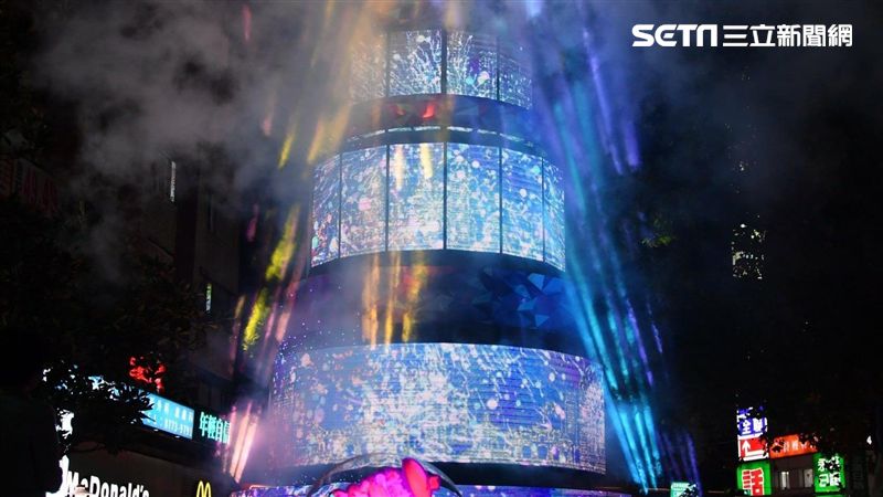 台北耶誕主燈登場！三千公尺燈海吸睛