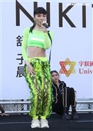 舒子晨首場EP簽唱會現場載歌載舞讓粉絲瘋狂。（記者邱榮吉/攝影）