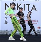 舒子晨首場EP簽唱會現場載歌載舞讓粉絲瘋狂。（記者邱榮吉/攝影）