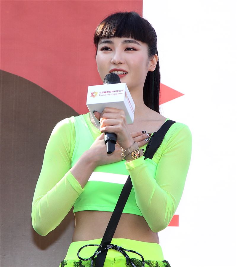 舒子晨首場EP簽唱會現場載歌載舞讓粉絲瘋狂。（記者邱榮吉/攝影）