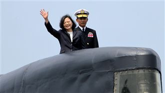 無知？韓國瑜看衰潛艦國造　小英回擊