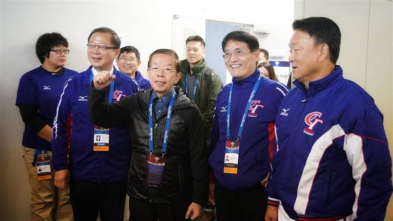 謝：上次見楊蕙如　是她與李佳芬看球