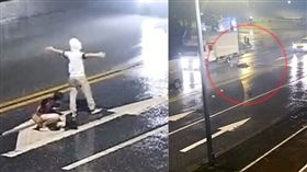 帽T男站路中央「張雙臂」尋死　女友阻遭撞飛（圖／翻攝自廣州交警微博）