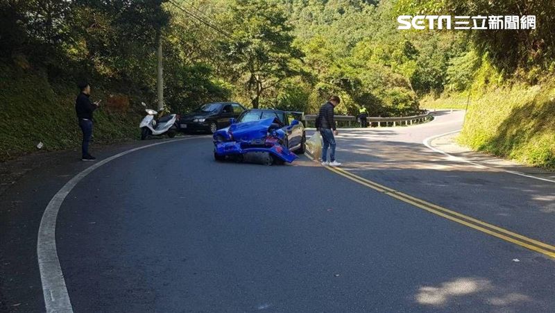 本田經典小跑北宜自撞　車迷驚嘆崩潰