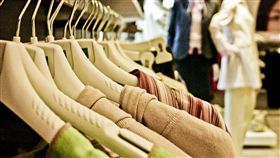 北車,街友,舊衣,育幼院(翻攝自Pixabay)