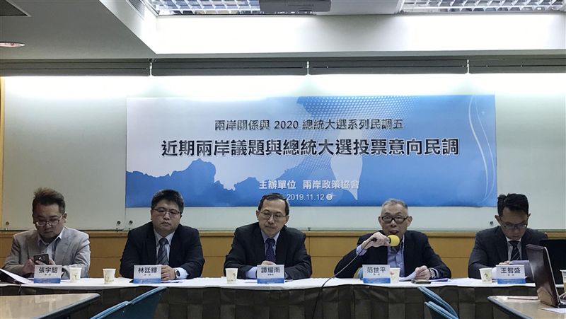 林鄭獲授權更強硬　區議會選舉或取消