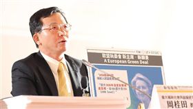 啟動長期能源轉型報告發布記者會台灣大學風險社會與政策研究中心12日舉辦「鉅變台灣：啟動長期能源轉型」報告發布記者會，總計畫主持人、台大國家發展研究所教授周桂田指出，如果還以現在低電價的架構，去支持低附加價值的產品、低薪的環境等，對台灣的長期競爭是不良的。（主辦單位提供）中央社記者張雄風傳真　108年11月12日