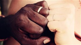 黑人,非洲人,結婚,婚戒(圖/翻攝自pixabay)