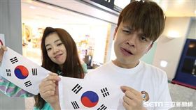 蔡阿嘎,二伯,韓國,國旗,鋼鐵韓粉,帶賽,12強
圖／翻攝臉書