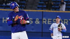 ▲12強高宇杰敲出安打。（圖／記者王怡翔攝影）