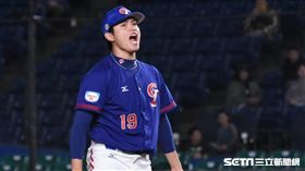 ▲12強張奕投完6局興奮吶喊。（圖／記者王怡翔攝影）