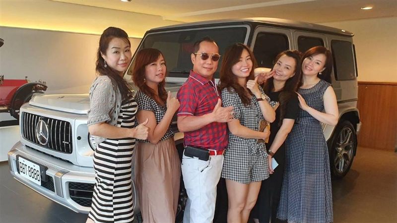 竹北老董左擁右抱！「妻妾美照」曝光