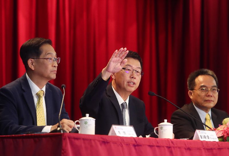 鴻海法說會是市場觀察科技產業與 AI 發展趨勢的重要風向球,圖中為鴻海董事長劉揚偉。(資料照)