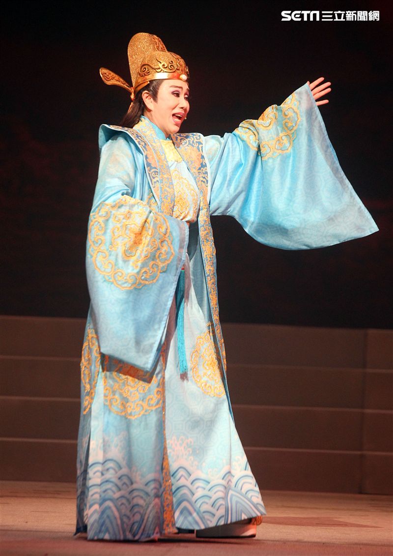 明華園戲劇總團「大河彈劍」國家戲劇院登場彩排。（記者邱榮吉/攝影）