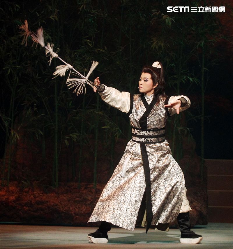 明華園戲劇總團「大河彈劍」國家戲劇院登場彩排。（記者邱榮吉/攝影）