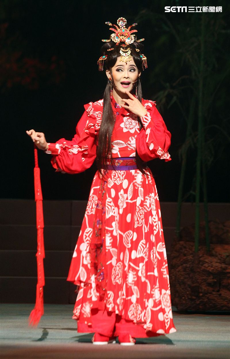 明華園戲劇總團「大河彈劍」國家戲劇院登場彩排。（記者邱榮吉/攝影）