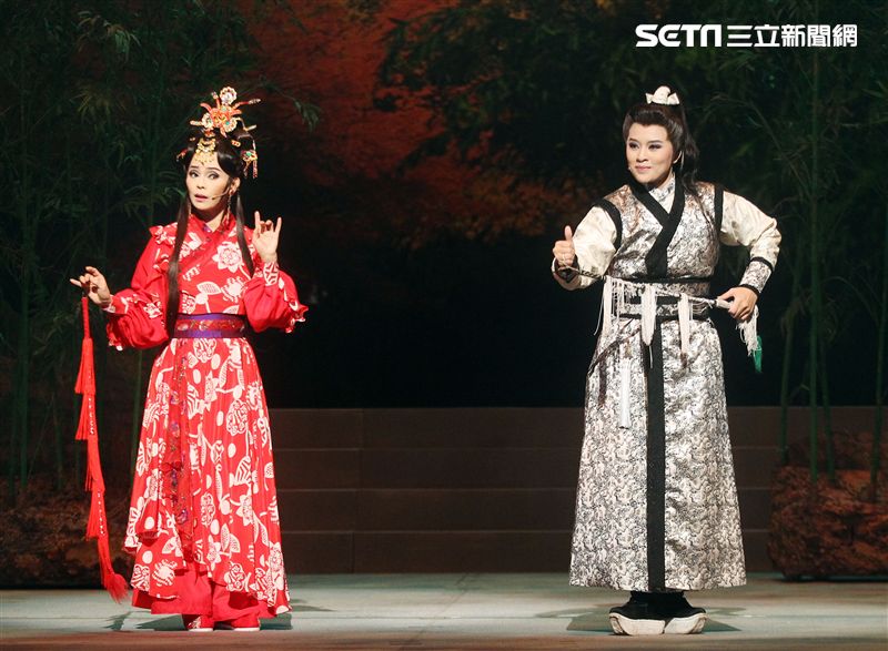 明華園戲劇總團「大河彈劍」國家戲劇院登場彩排。（記者邱榮吉/攝影）