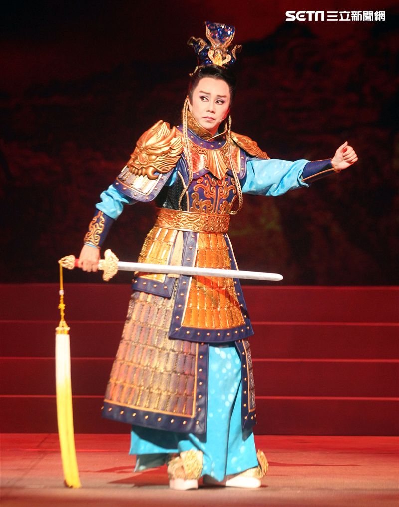 明華園戲劇總團「大河彈劍」國家戲劇院登場彩排。（記者邱榮吉/攝影）