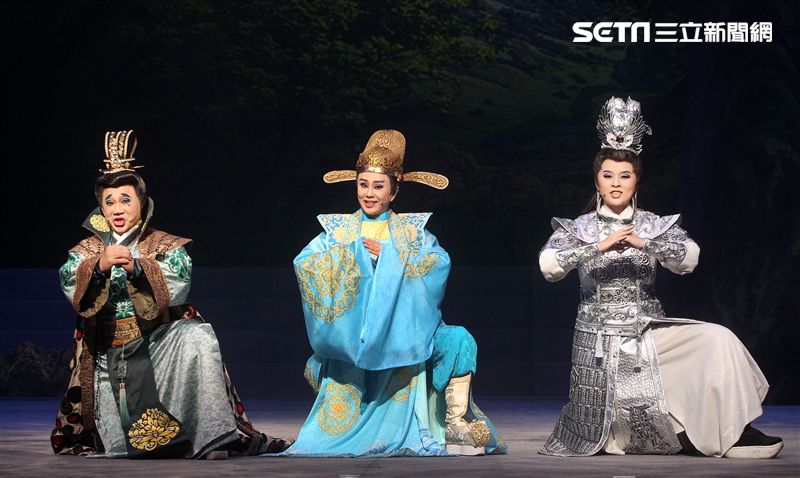 明華園戲劇總團「大河彈劍」國家戲劇院登場彩排。（記者邱榮吉/攝影）