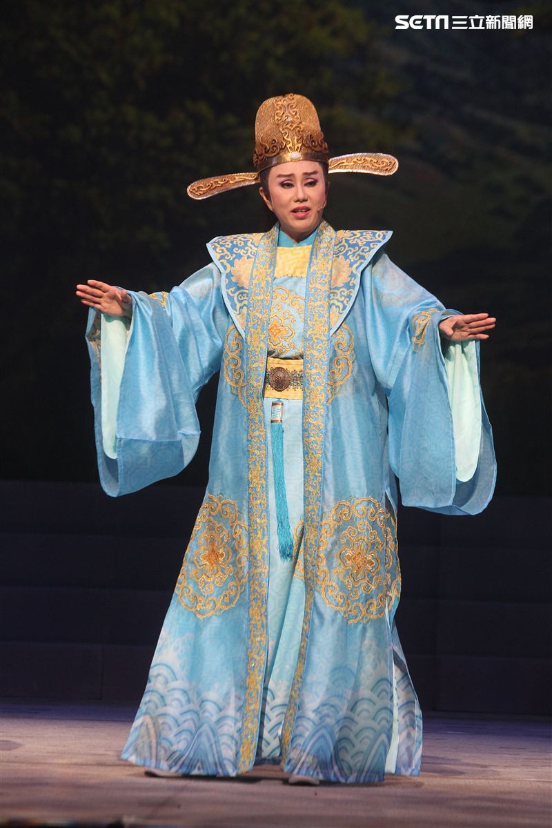 明華園戲劇總團「大河彈劍」國家戲劇院登場彩排。（記者邱榮吉/攝影）