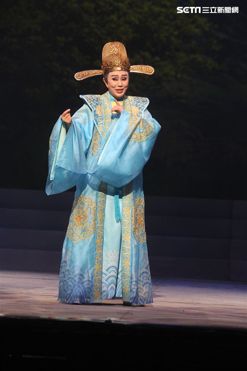 明華園戲劇總團「大河彈劍」國家戲劇院登場彩排。（記者邱榮吉/攝影）