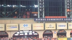 ▲太空人主場的火車，也被指控涉入偷暗號的流程中。（圖／翻攝YouTube）