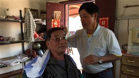闊別金門,老兵,重返據點,師傅,理髮(圖/中央社)