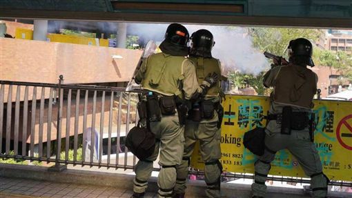 批港警闖入校園　美議員籲中當心後果