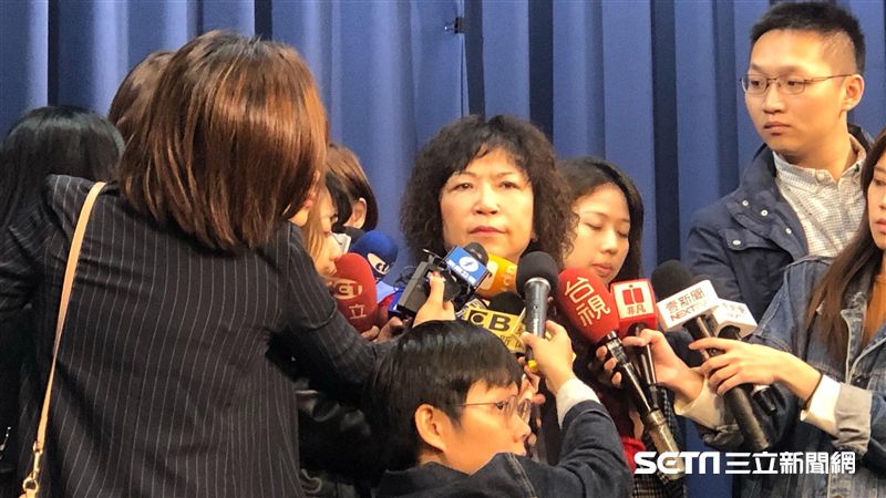 「希望港警振作」！葉毓蘭再轟港青年