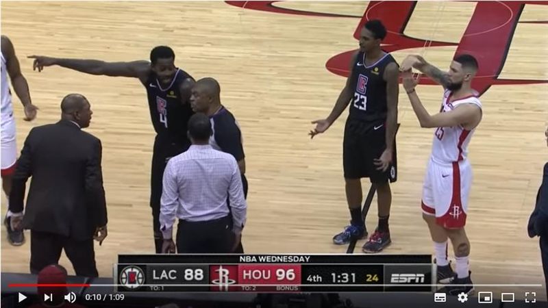NBA／教練爸抗議　球員兒竟然比T