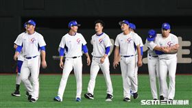 12強中華隊場邊熱身。（圖／記者王怡翔攝影）