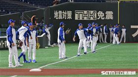 12強韓國隊東京巨蛋練球，監督金卿文。（圖／記者王怡翔攝影）