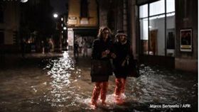 義大利,威尼斯水患,擱淺,怪罪貪腐,氣候變遷(圖/翻攝自推特)