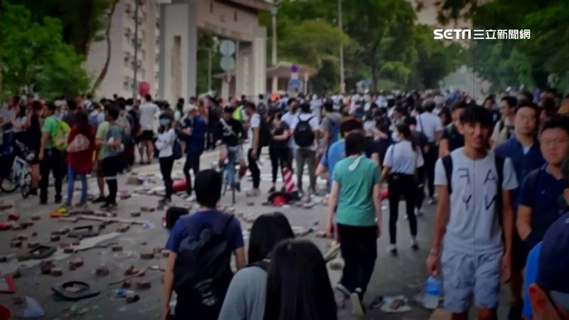 催淚彈攻擊！台灣生手機記錄生死瞬間