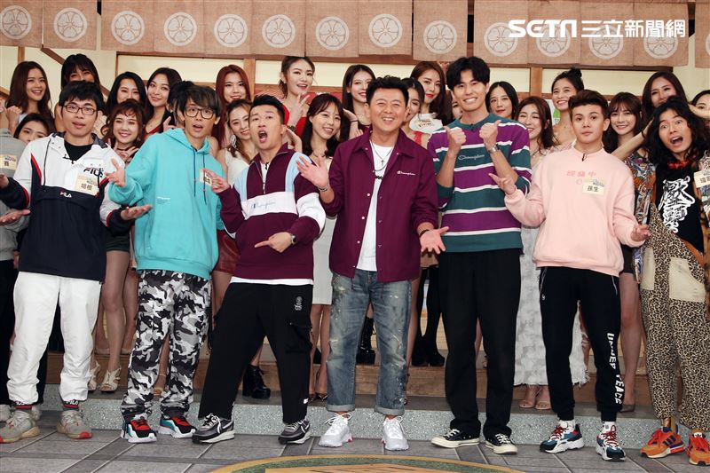 「國光幫幫忙之大哥是對的」改版記者會，主持人 庹宗康、張立東、風田。（記者邱榮吉/攝影）