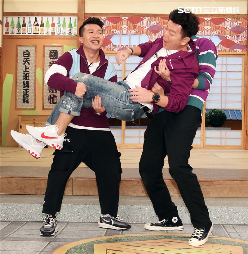 「國光幫幫忙之大哥是對的」改版記者會，主持人 庹宗康、張立東、風田。（記者邱榮吉/攝影）