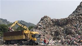南投縣,無焚化爐,垃圾山,環保署,增加外運量(圖/蔡培慧辦公室提供)中央社