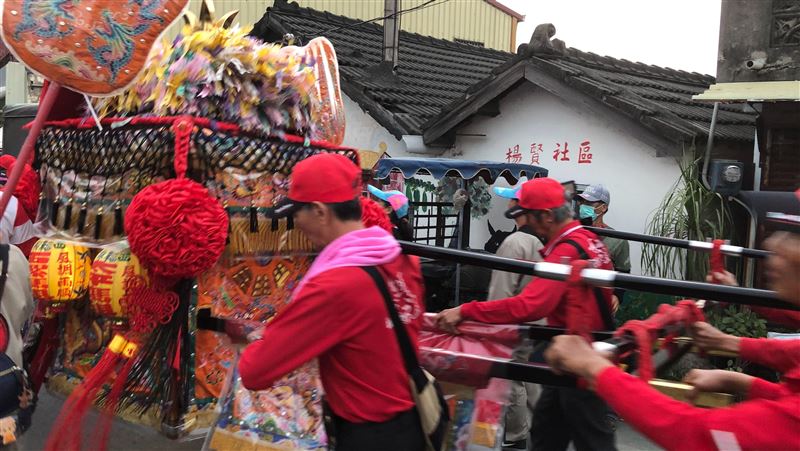 二崙及崙背最虔誠香案鞭炮迎西螺媽祖