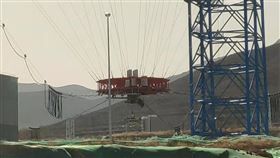 中國今（14）日在河北省成功完成一項火星探測器著陸測試，為明年進行歷史性的火星無人探測任務鋪路。（圖／翻攝自新華視點微博）