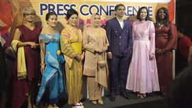泰國基金會將舉辦泰絲走秀活動為了向全世界推廣泰絲之美，泰國遊客協助基金會14日舉行記者會，說明今年泰絲邁向世界之路（Thai Silk Road to the World）活動。中央社記者呂欣憓曼谷攝 108年11月14日