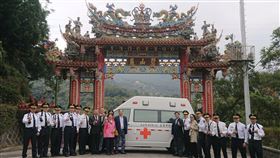 台北市,碧山巖,開漳聖王廟,捐救護車,造福大眾(圖/台北市消防局提供)中央社