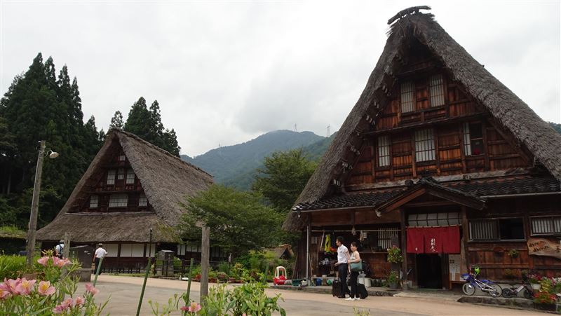 富山縣高速直達巴士　方便遊合掌村！
